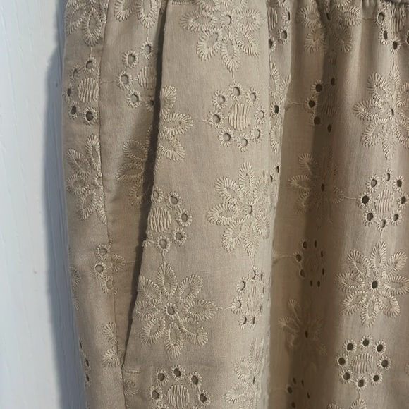 Ann Taylor Eyelet Pants - Picture 3 of 6